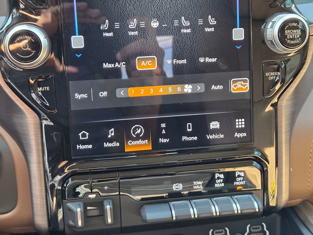 Used 2024 RAM 3500 Limited w/ Towing Technology Group image 20