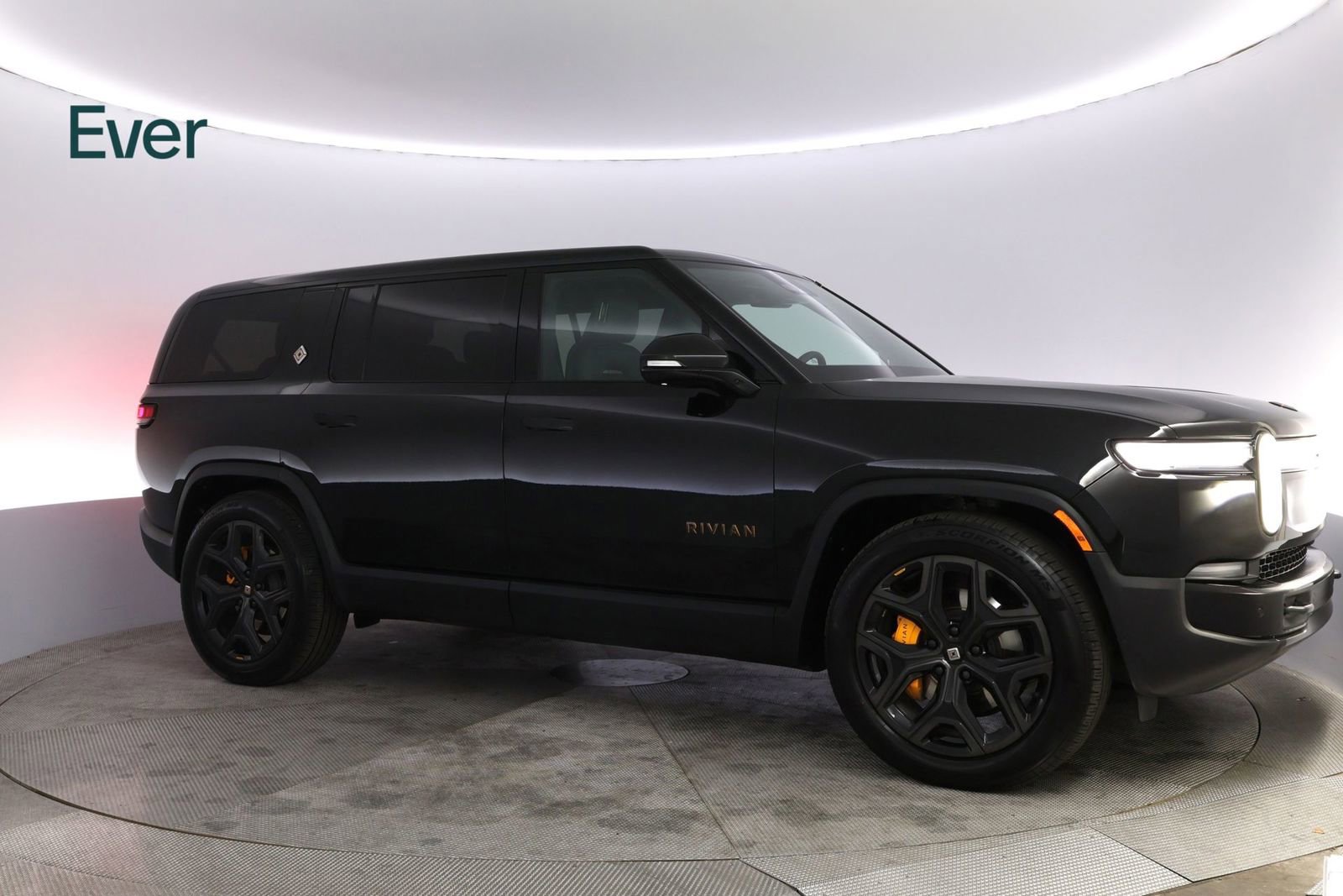 Used 2025 Rivian R1S Premium image 14