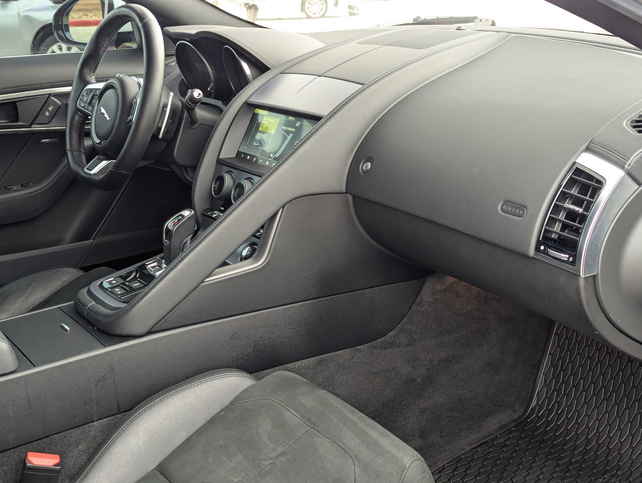 Used 2019 Jaguar F-TYPE Coupe image 26