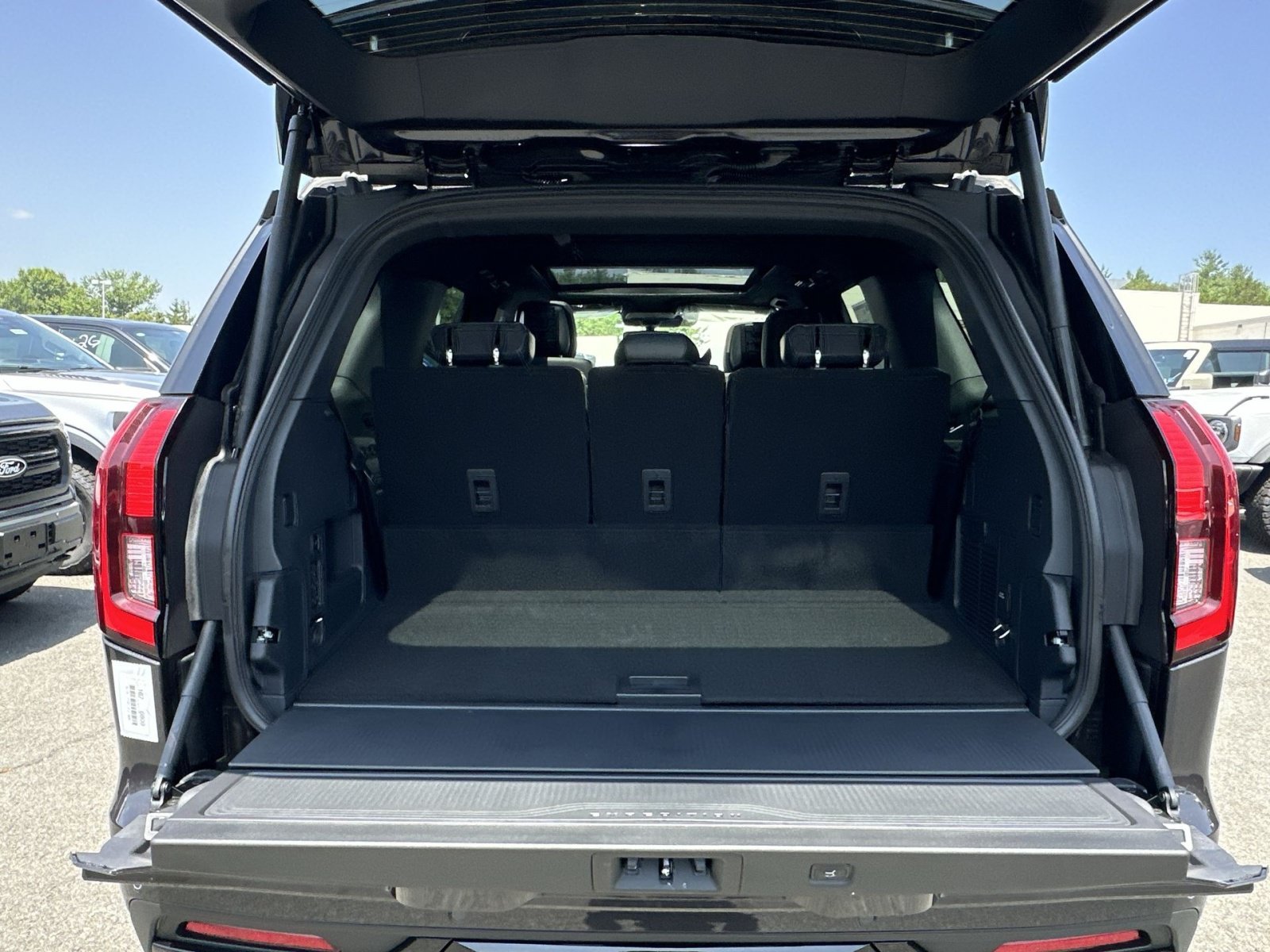 New 2027 Ford Expedition Platinum w/ Stealth Appearance Package AWD/4WD image 35