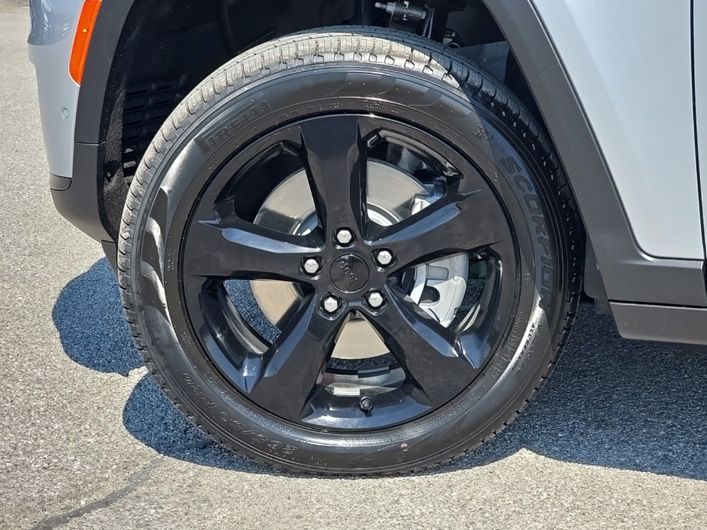 New 2025 Jeep Grand Cherokee L Limited w/ Luxury Tech Group II image 10