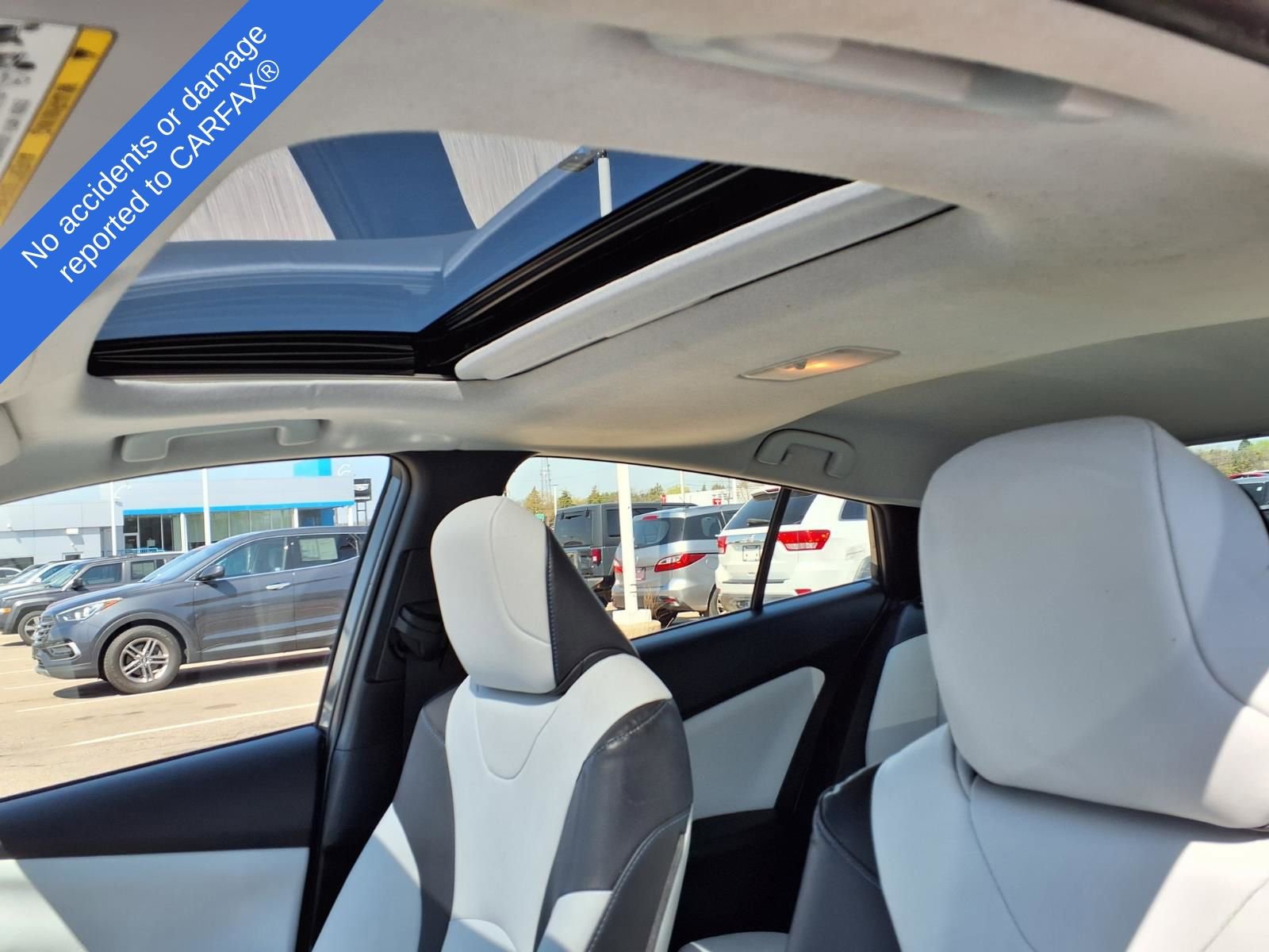 Used 2022 Toyota Prius Limited w/ Premium Convenience Package FWD image 20