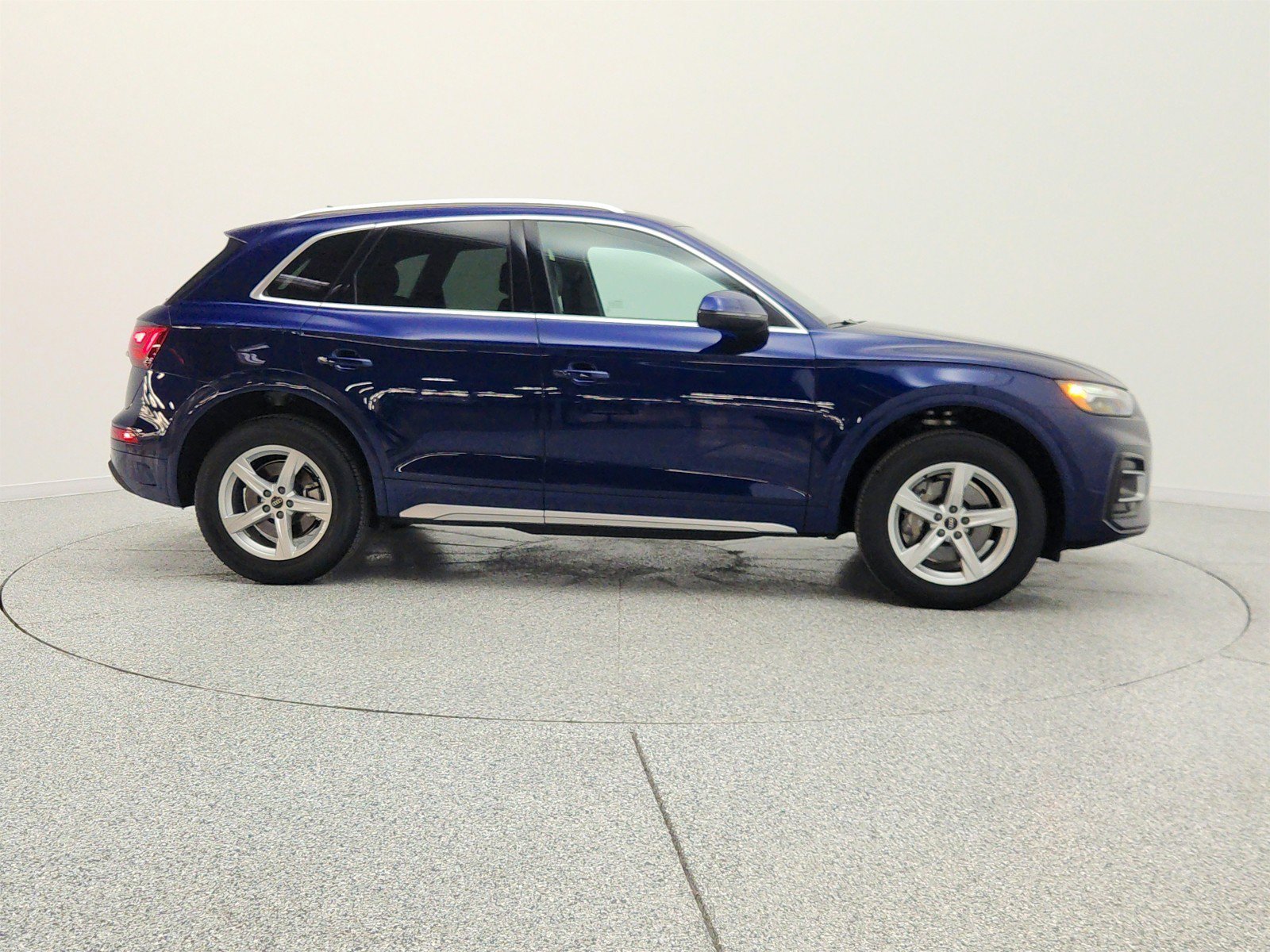 Used 2023 Audi Q5 2.0T Premium w/ Convenience Package AWD/4WD image 4