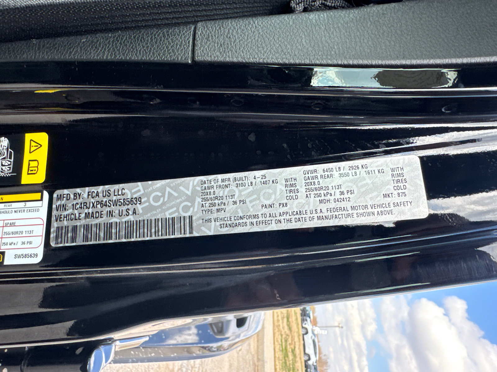 Used 2025 Jeep Wrangler Sahara image 29