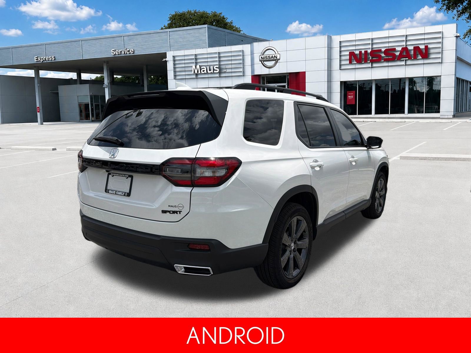 Used 2025 Honda Pilot Sport image 4
