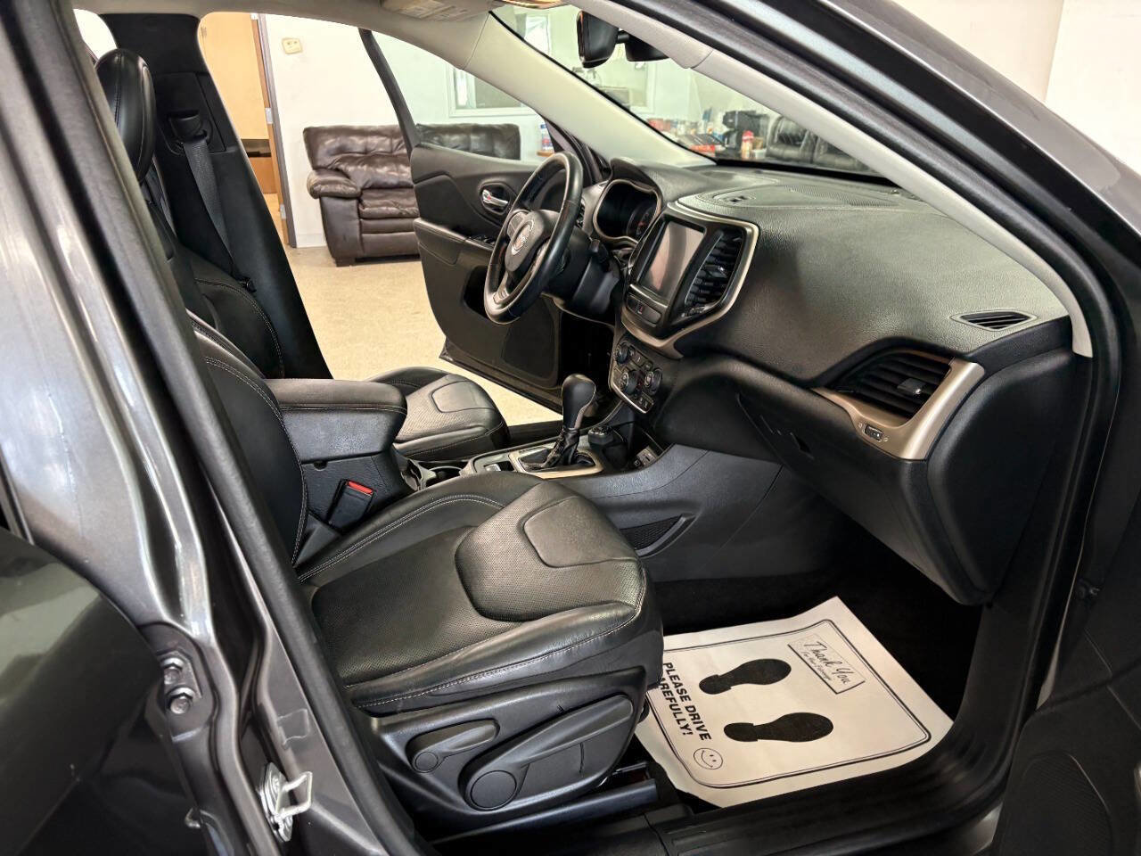 Used 2015 Jeep Cherokee Limited w/ Luxury Group image 20