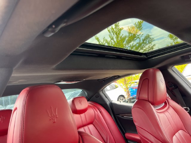 Used 2019 Maserati Ghibli GranSport RWD image 33