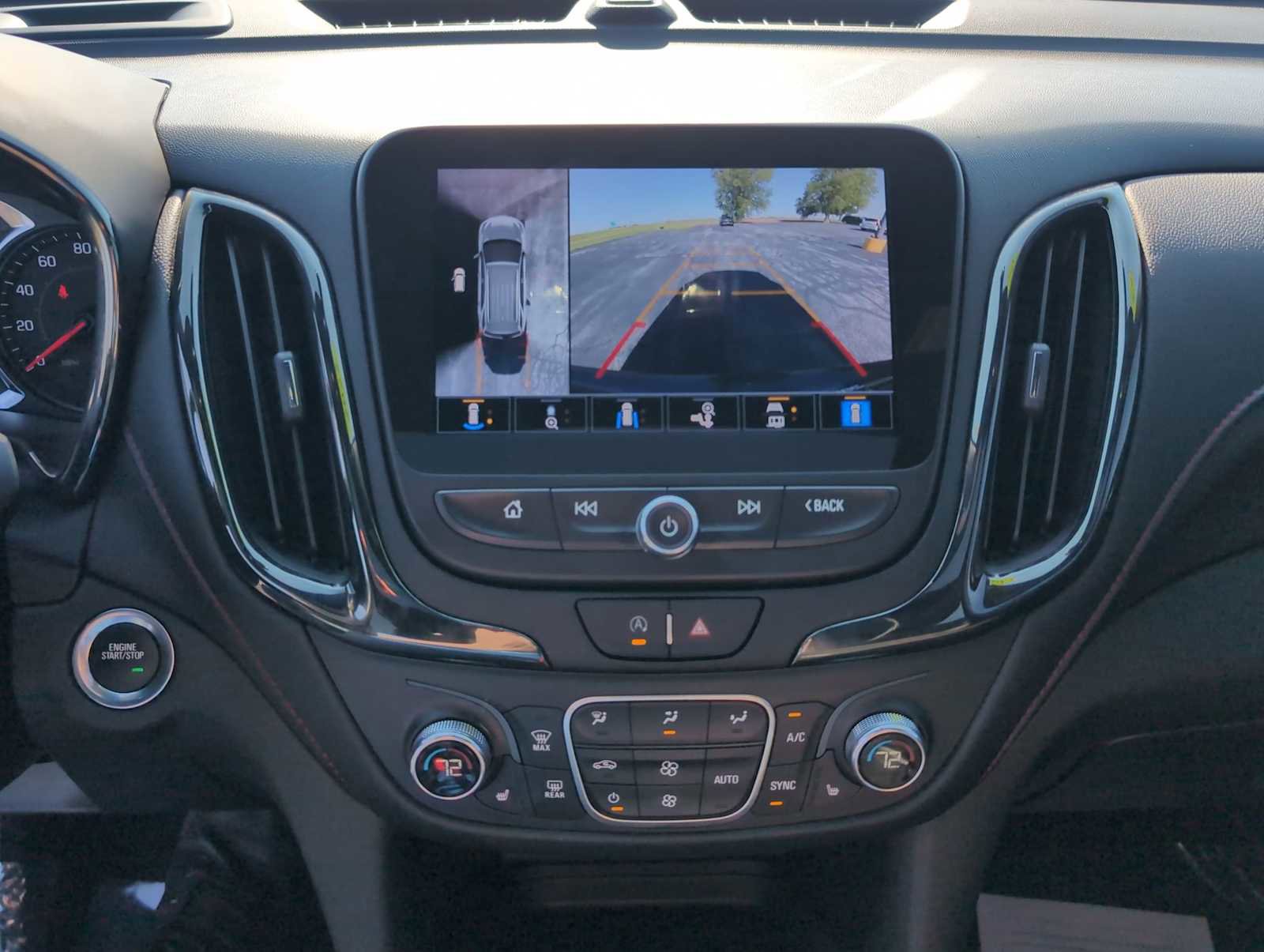 Used 2022 Chevrolet Equinox RS w/ Infotainment Package AWD/4WD image 17