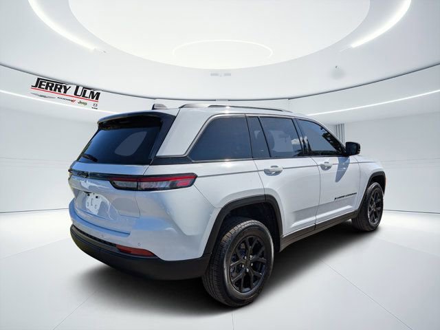 New 2026 Jeep Grand Cherokee Altitude image 3
