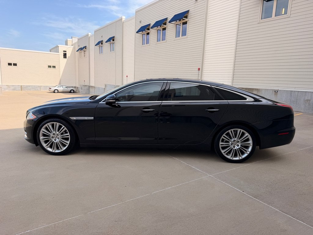 Used 2011 Jaguar XJ L RWD image 6