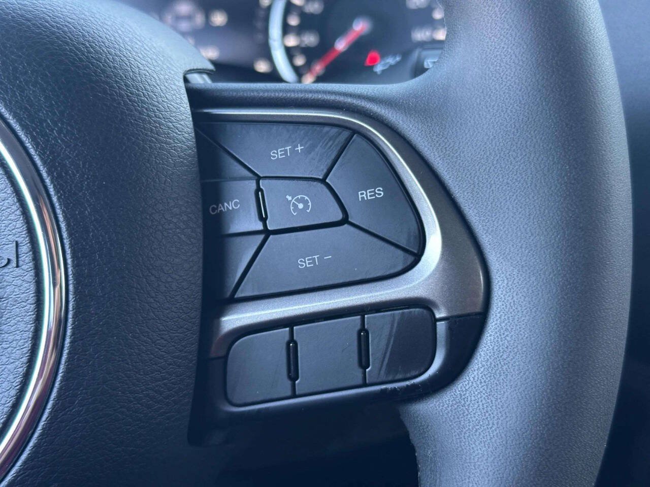 Used 2022 Jeep Renegade Latitude AWD/4WD image 24