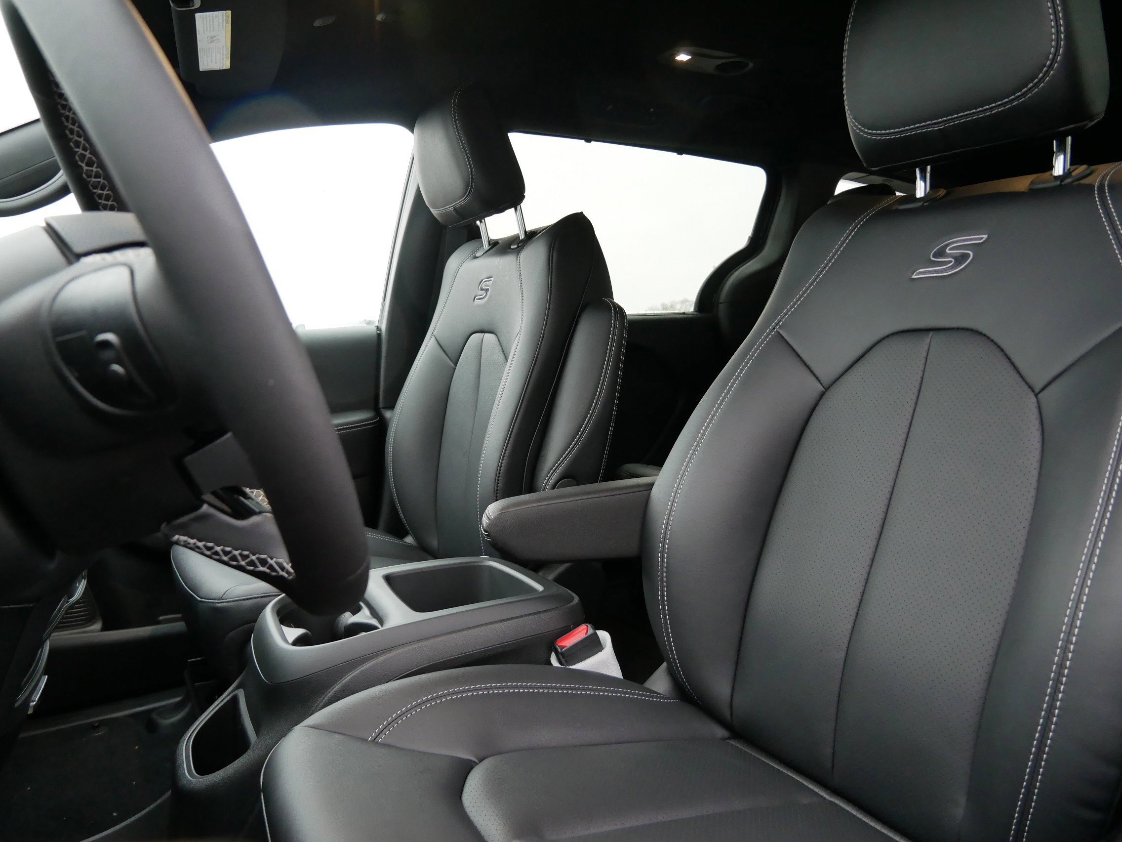 New 2026 Chrysler Pacifica Select w/ S Appearance Package image 9