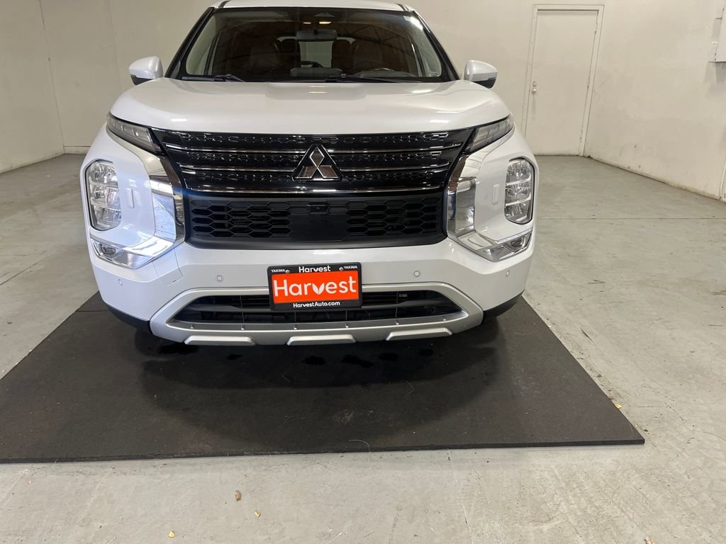 Used 2024 Mitsubishi Outlander SE image 28