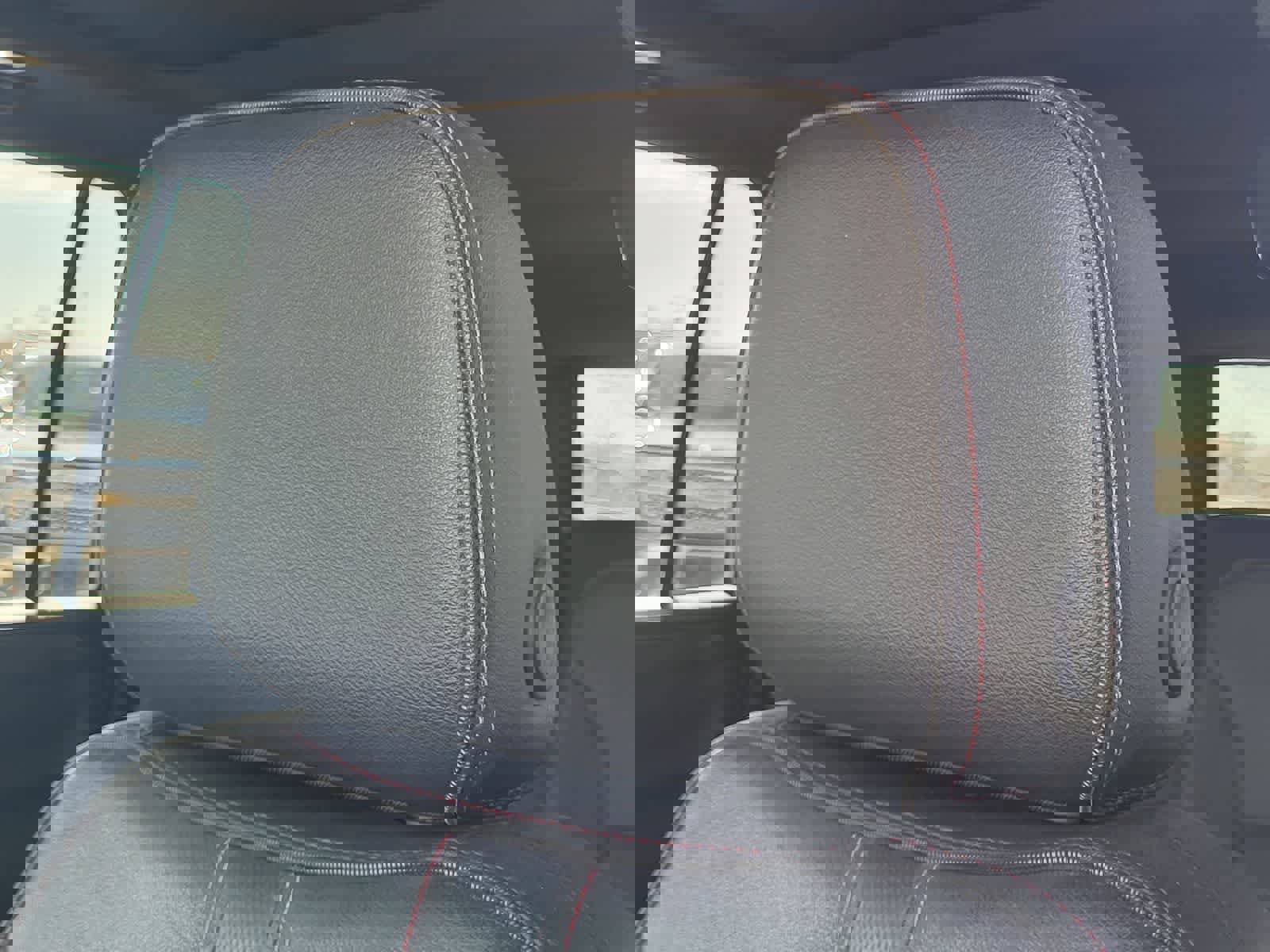 Used 2022 Chevrolet Suburban RST w/ Luxury Package image 14