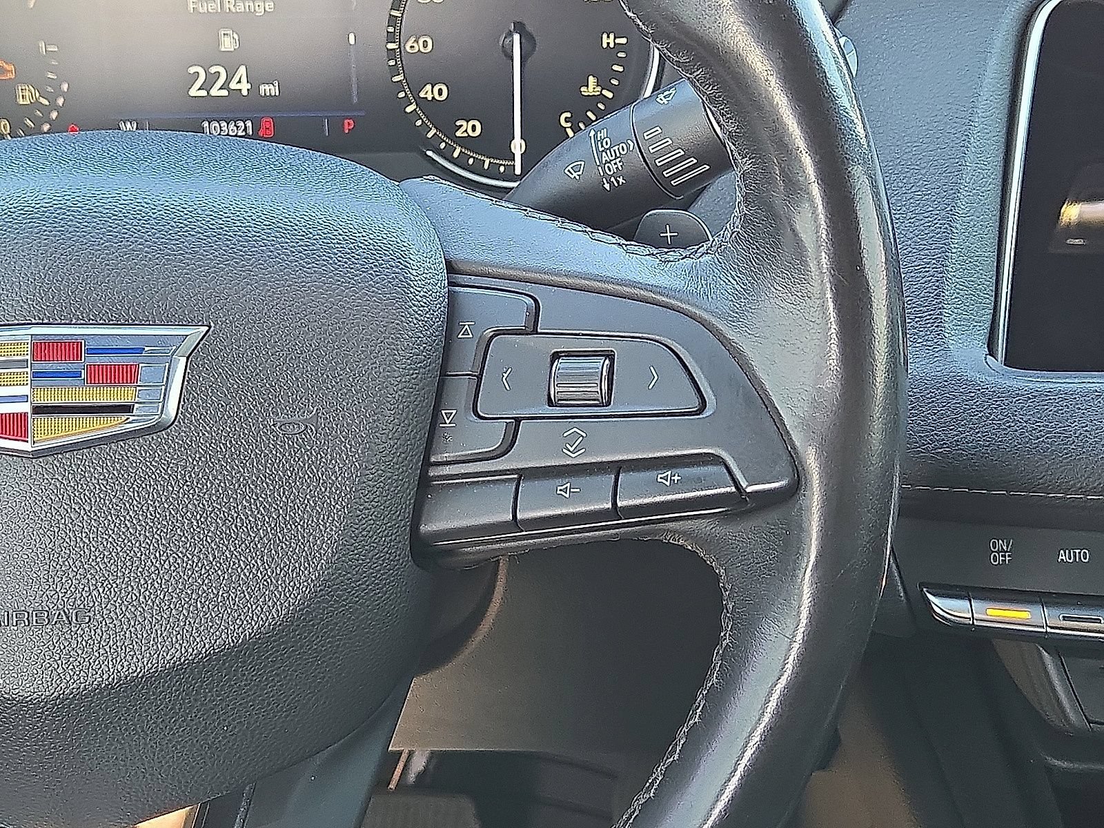 Used 2019 Cadillac XT4 Premium Luxury FWD image 22