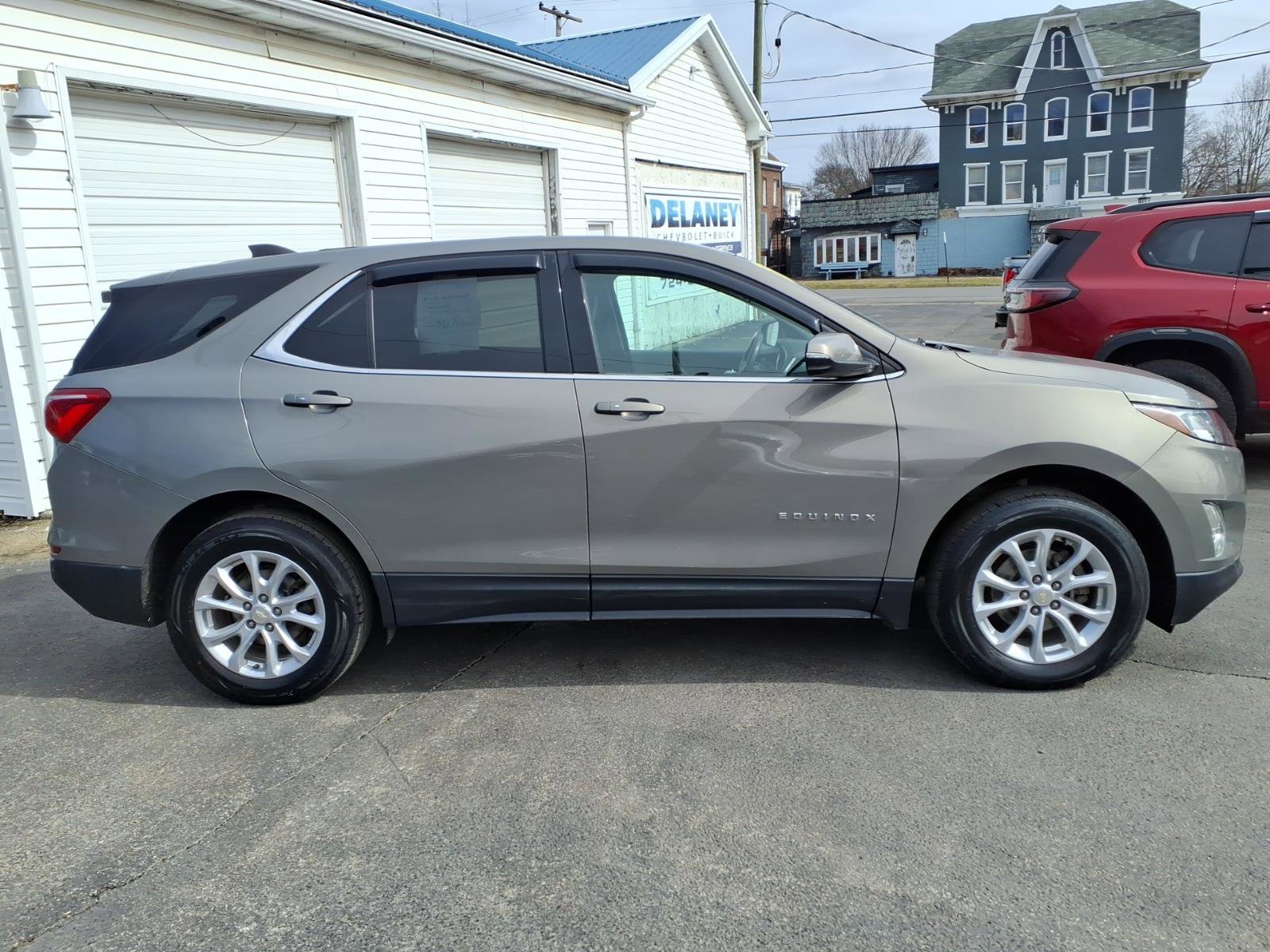 Used 2018 Chevrolet Equinox LT image 4