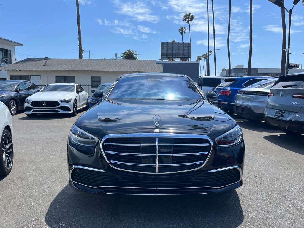 Used 2024 Mercedes-Benz S 580e 4MATIC Sedan image 2