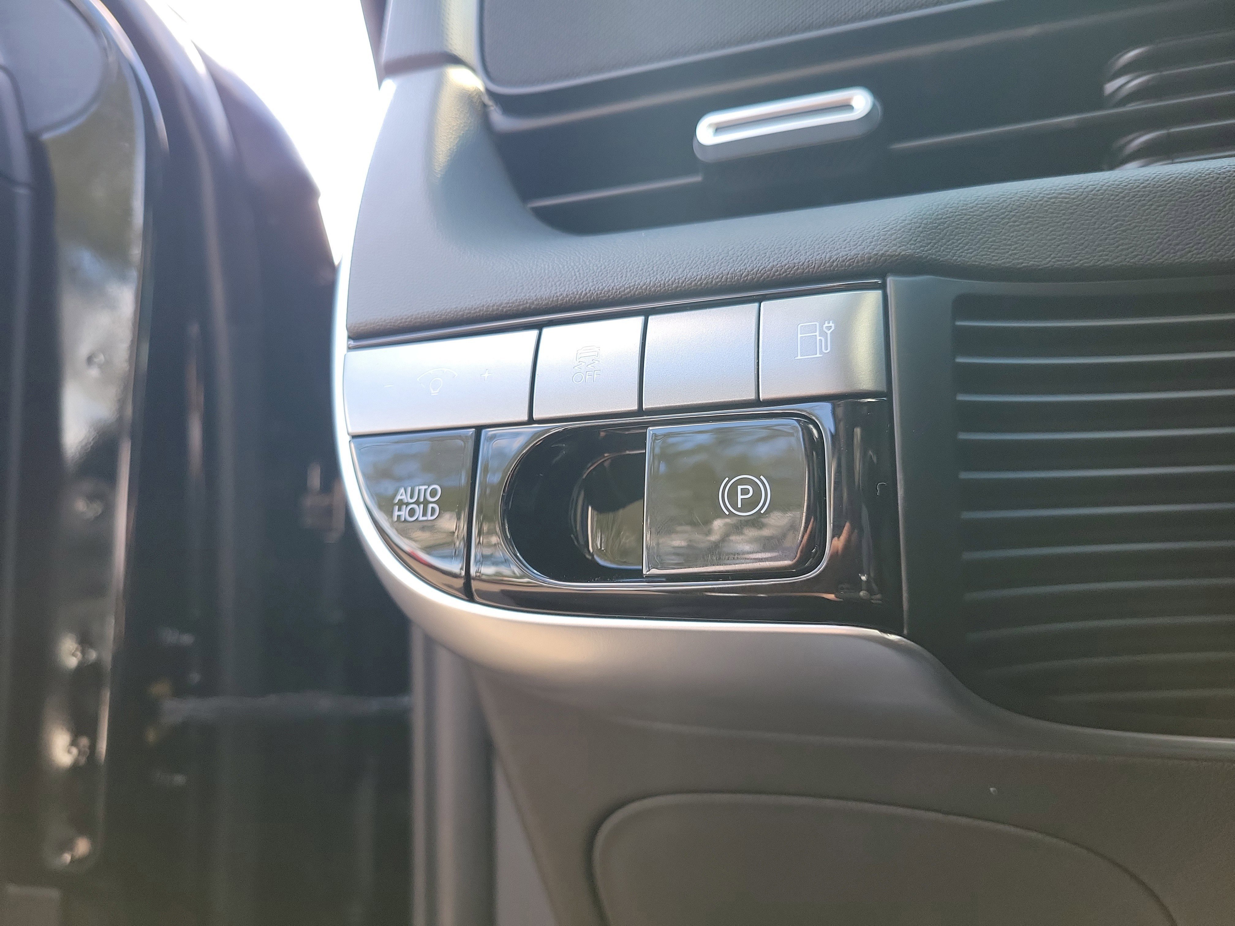 New 2025 Hyundai Ioniq 5 SE image 22