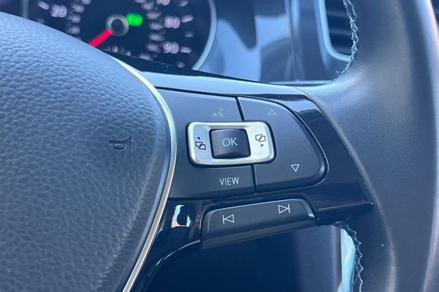 Used 2019 Volkswagen e-Golf SE image 28