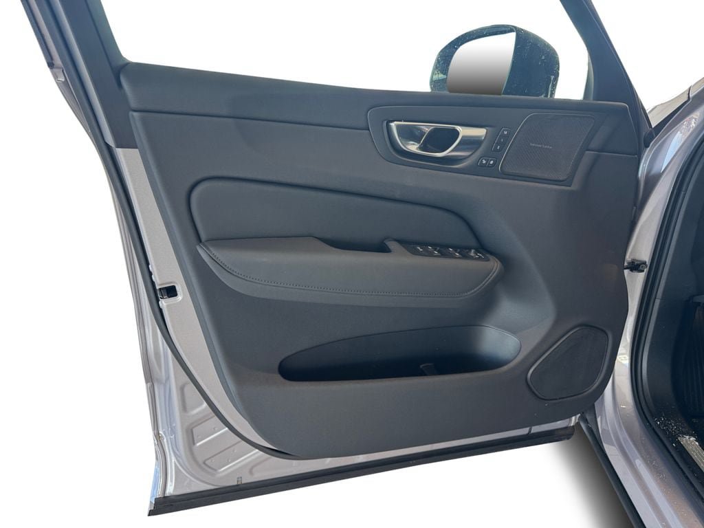 New 2026 Volvo XC60 B5 Plus w/ Protection Package Premier AWD/4WD image 9