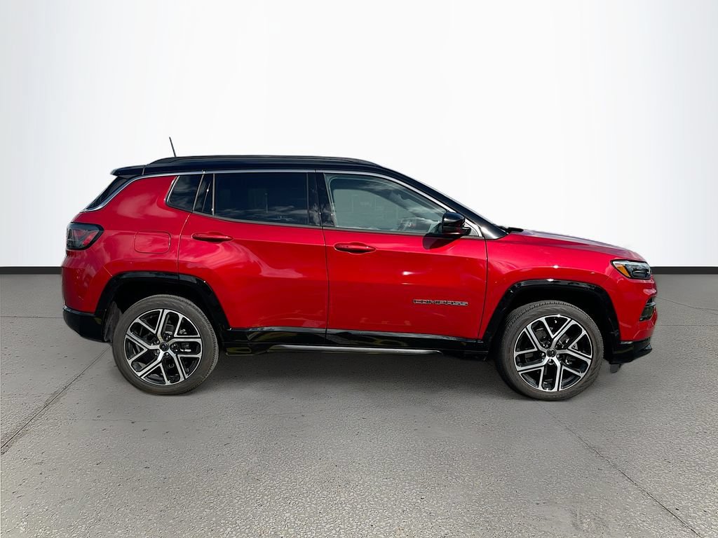 Certified 2025 Jeep Compass Limited w/ Elite Group AWD/4WD image 8