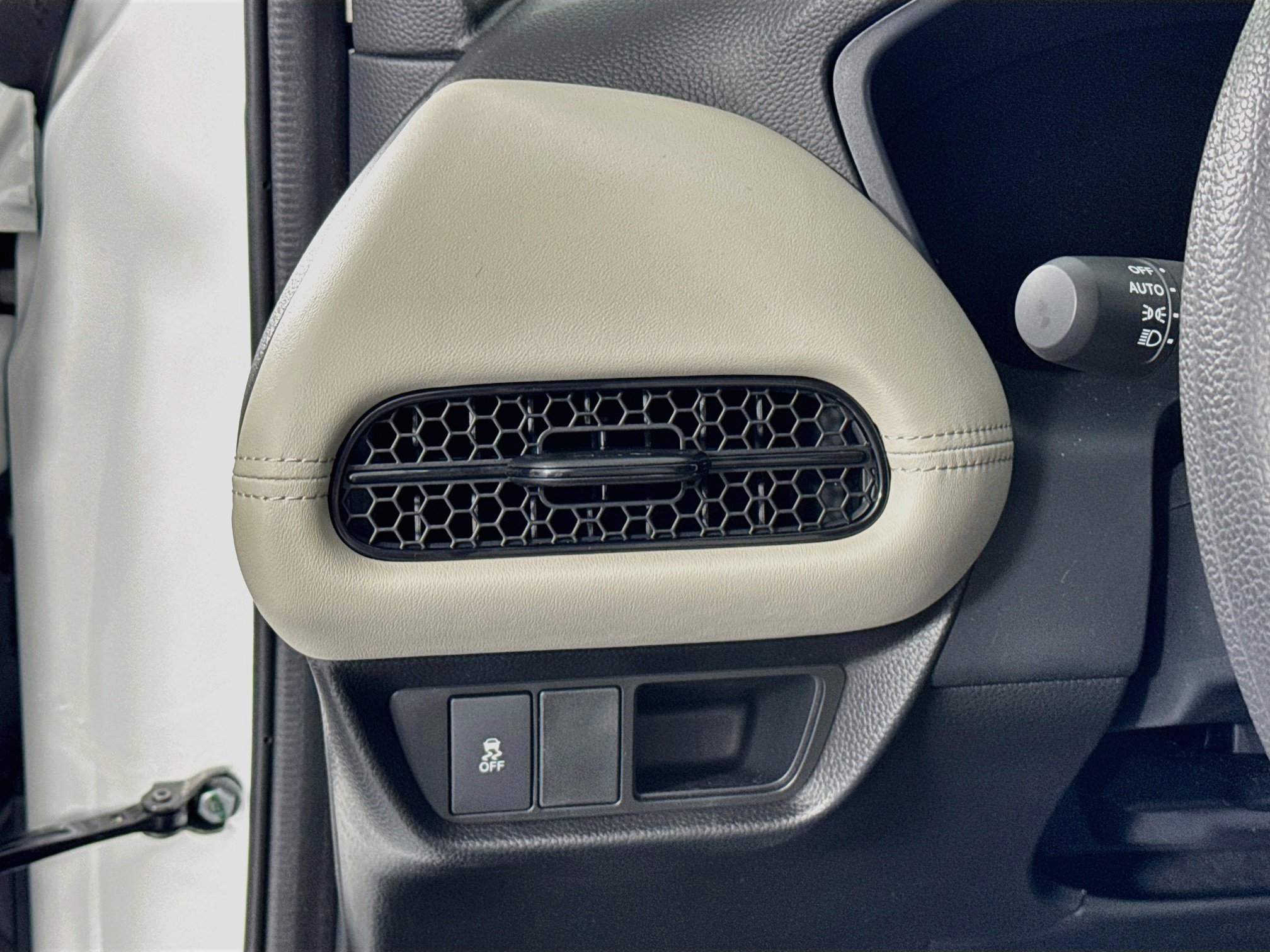 New 2027 Honda HR-V LX image 10