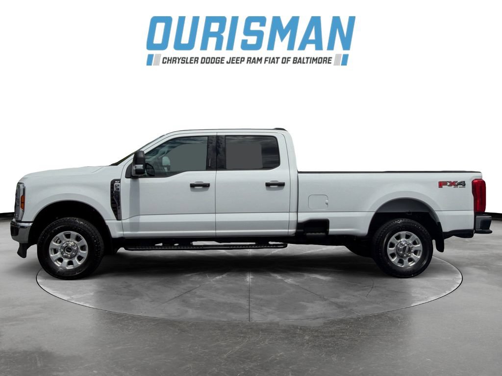 Used 2024 Ford F350 XLT w/ FX4 Off-Road Package AWD/4WD image 3