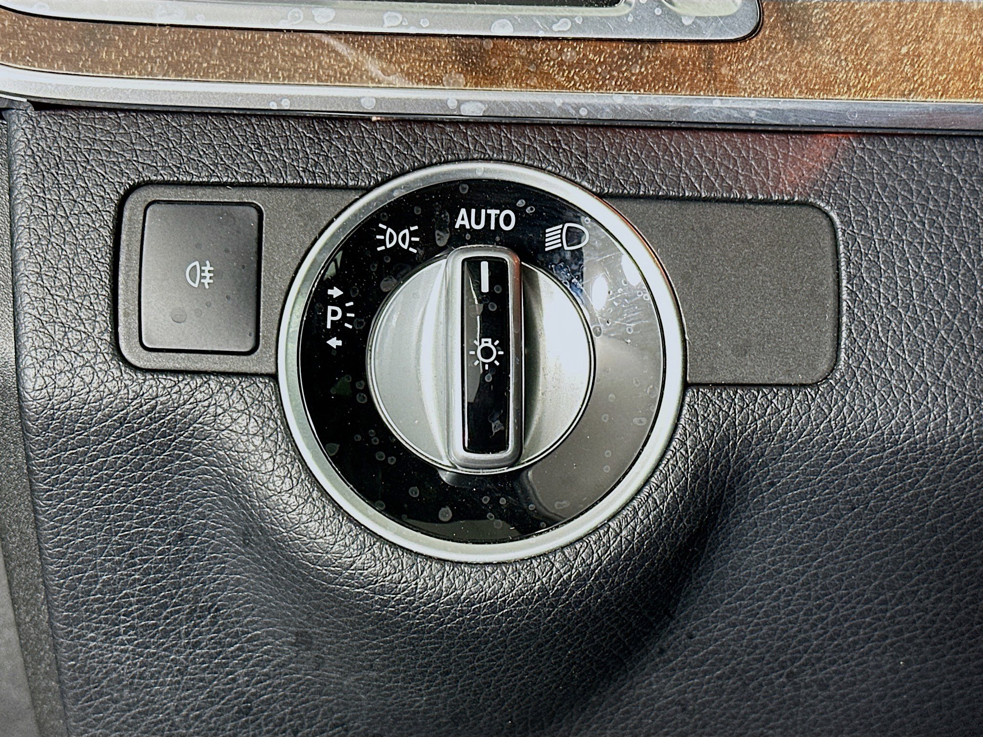 Used 2014 Mercedes-Benz E 350 Sedan image 17