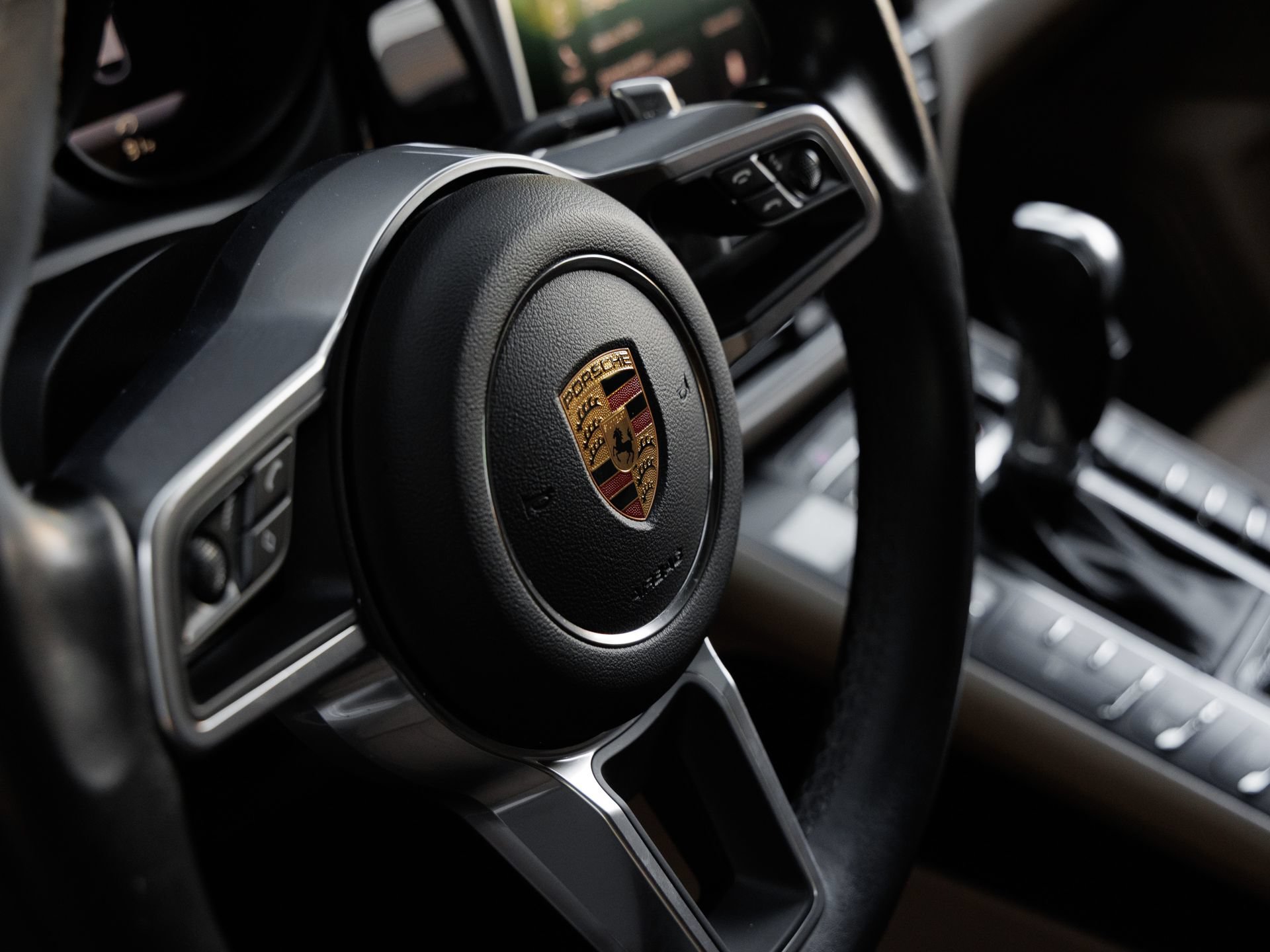 Certified 2021 Porsche Macan S AWD/4WD image 18