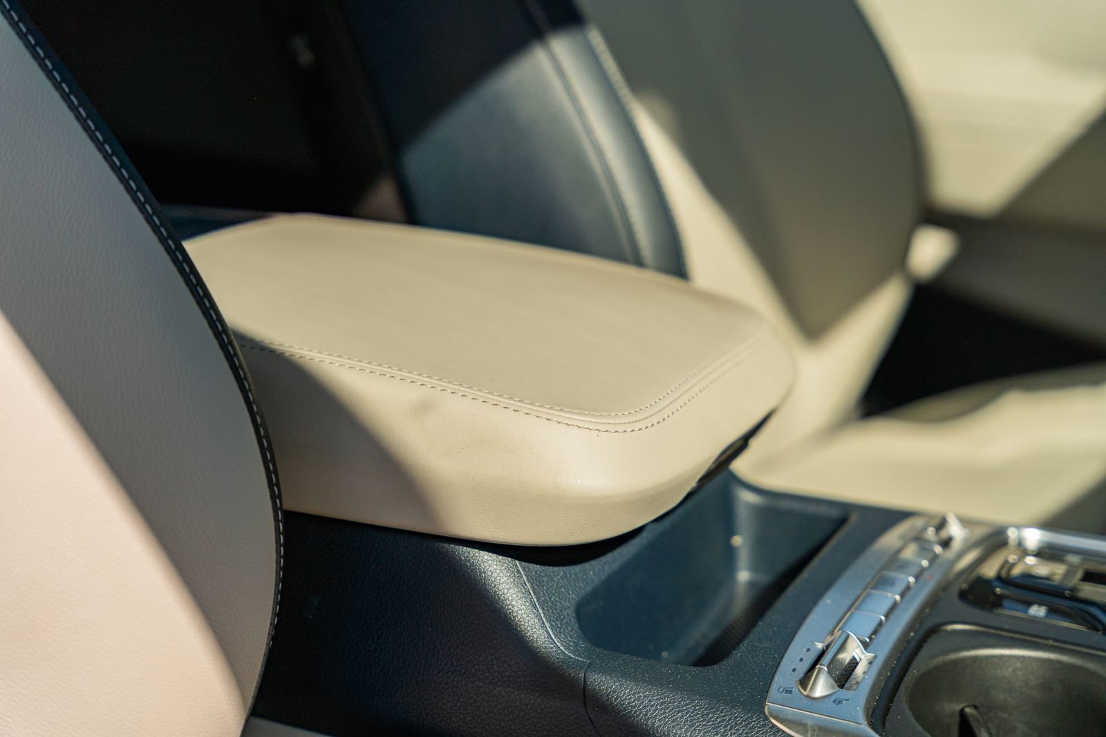 Used 2025 Kia Carnival SX Prestige image 11