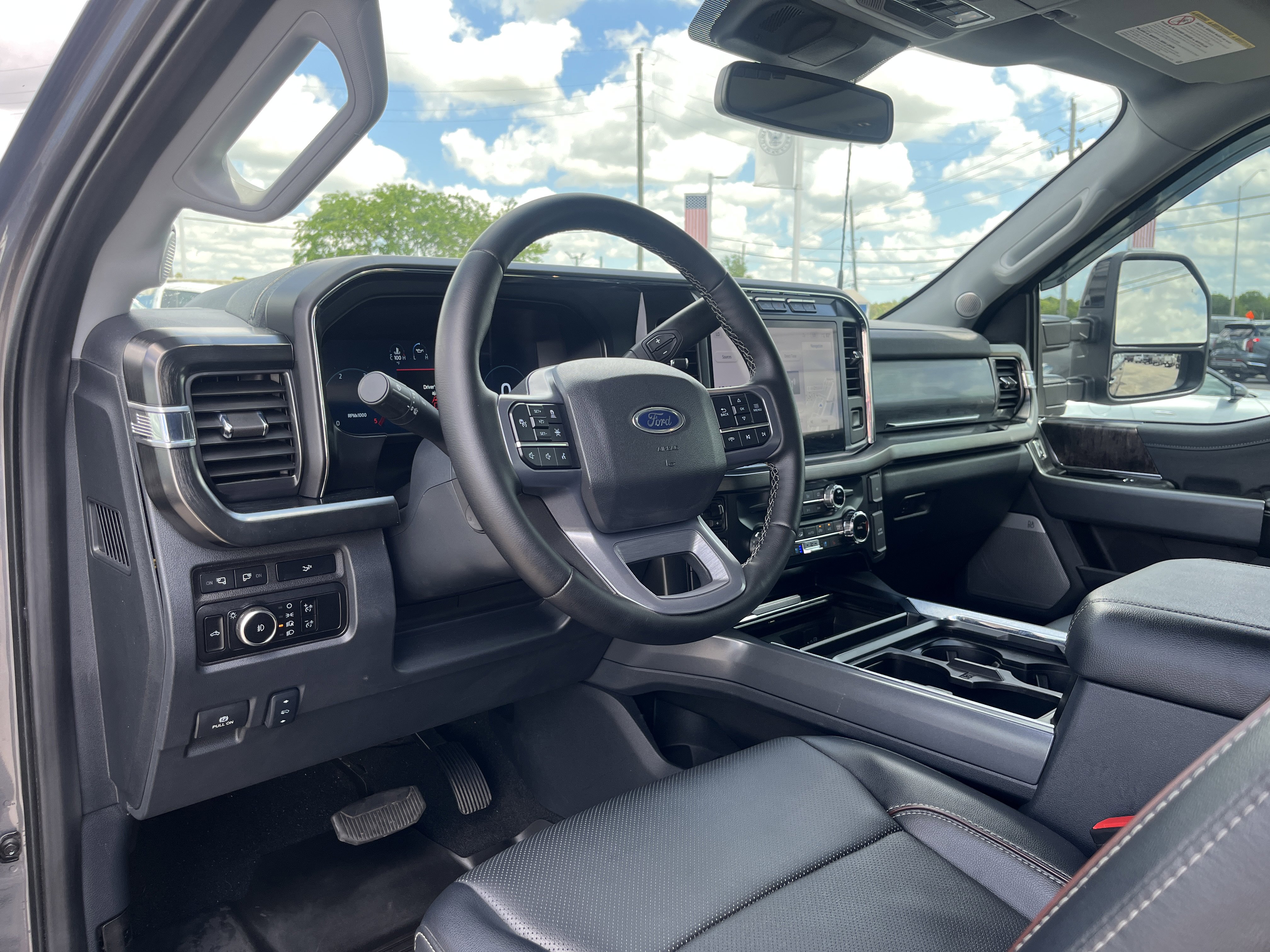 Used 2024 Ford F350 Lariat w/ Lariat Ultimate Package image 15