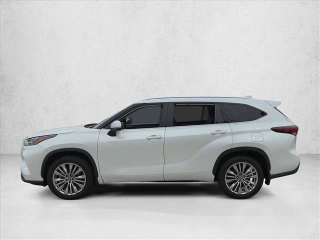 Certified 2024 Toyota Highlander Platinum FWD image 9