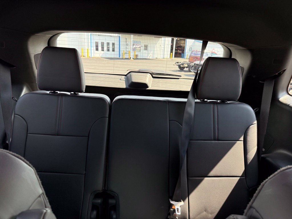 Used 2023 Chevrolet Traverse RS w/ LPO, Floor Liner Package AWD/4WD image 13