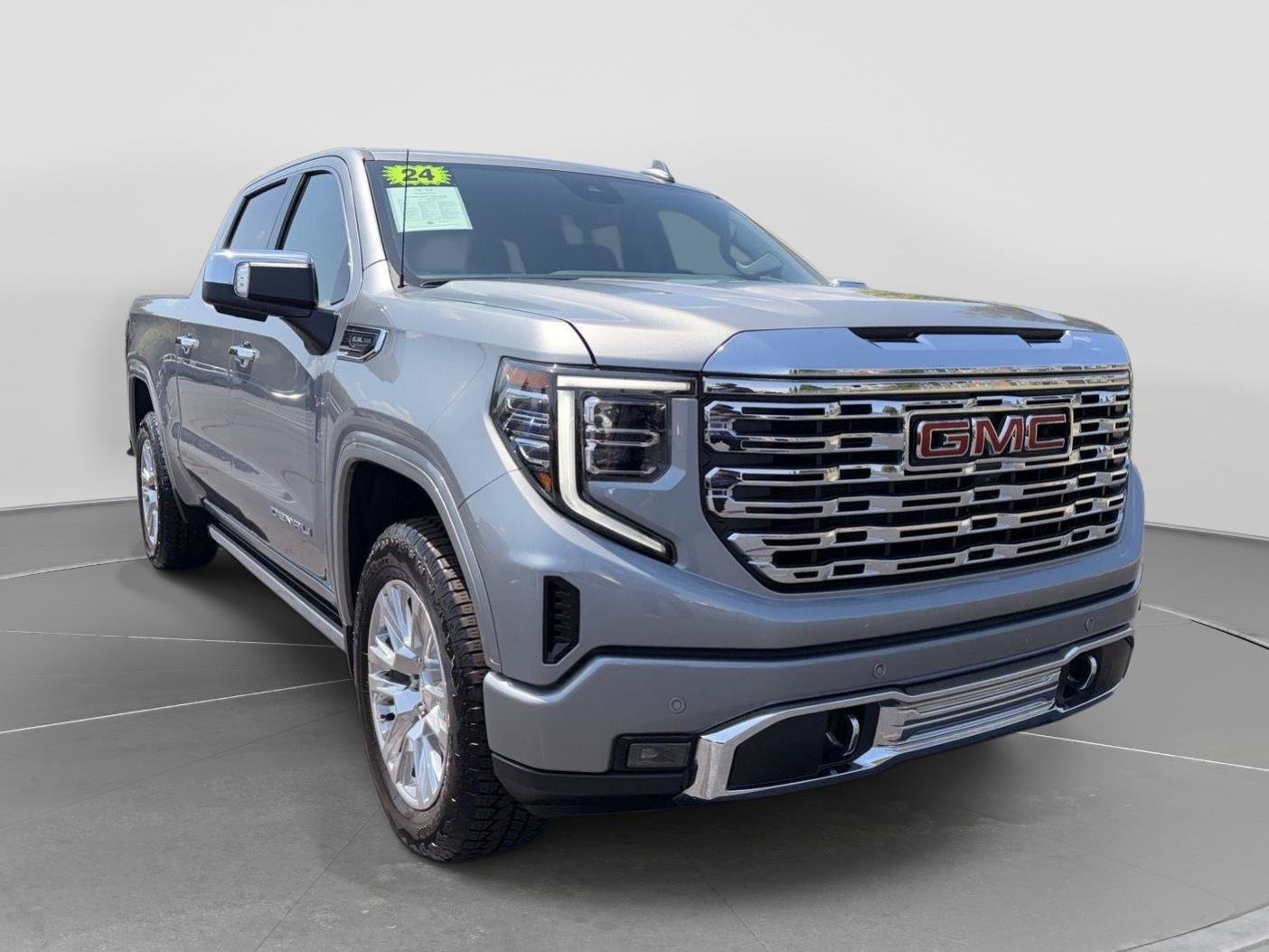 Used 2024 GMC Sierra 1500 Denali w/ Technology Package AWD/4WD image 7