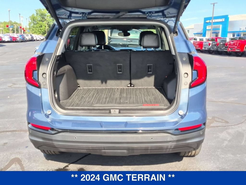 Used 2024 GMC Terrain SLT w/ Infotainment Package II AWD/4WD image 30