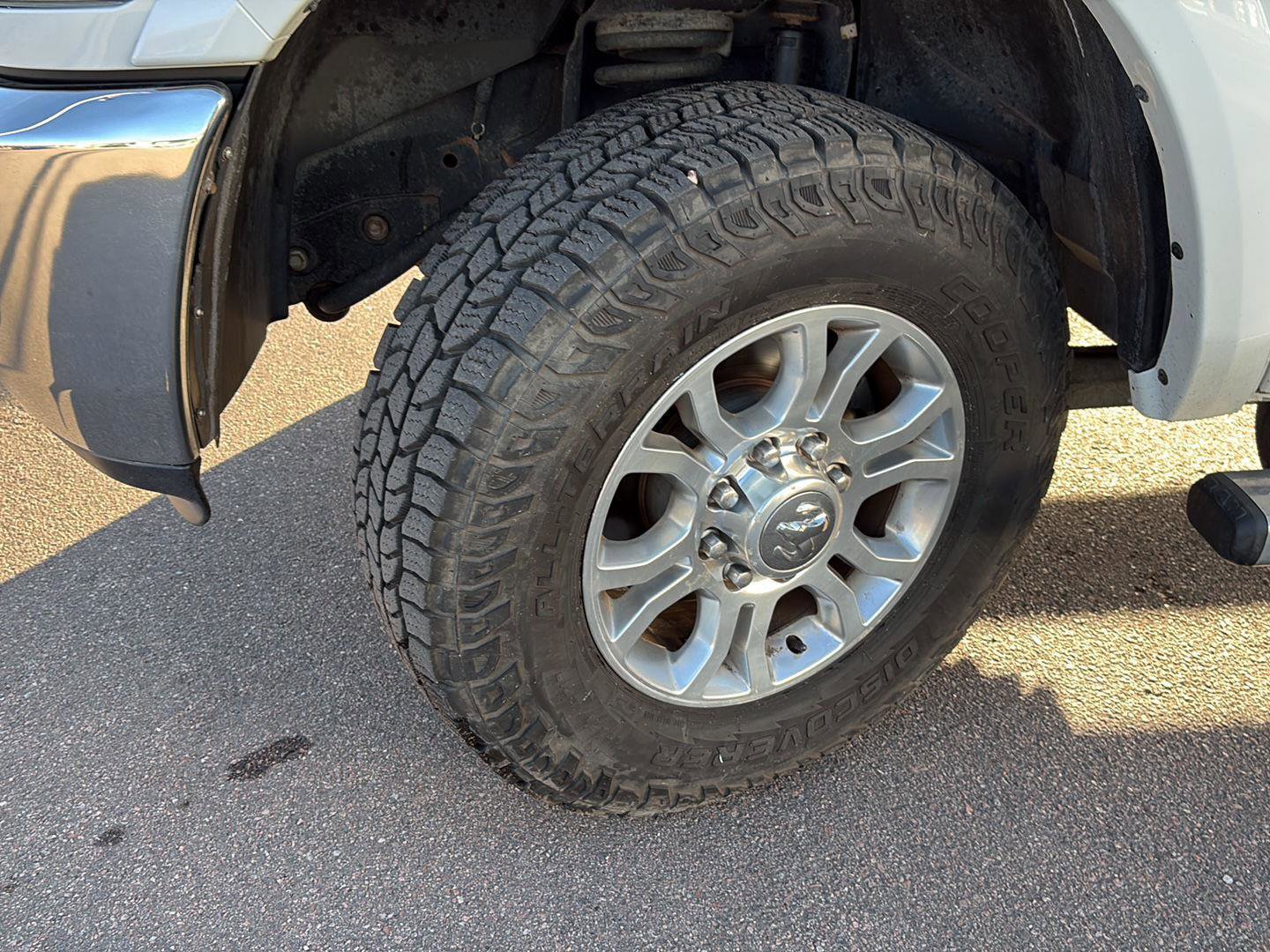 Used 2015 RAM 2500 Laramie w/ Protection Group image 9