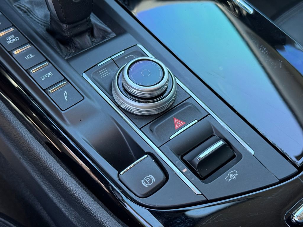 Used 2020 Maserati Levante S AWD/4WD image 34
