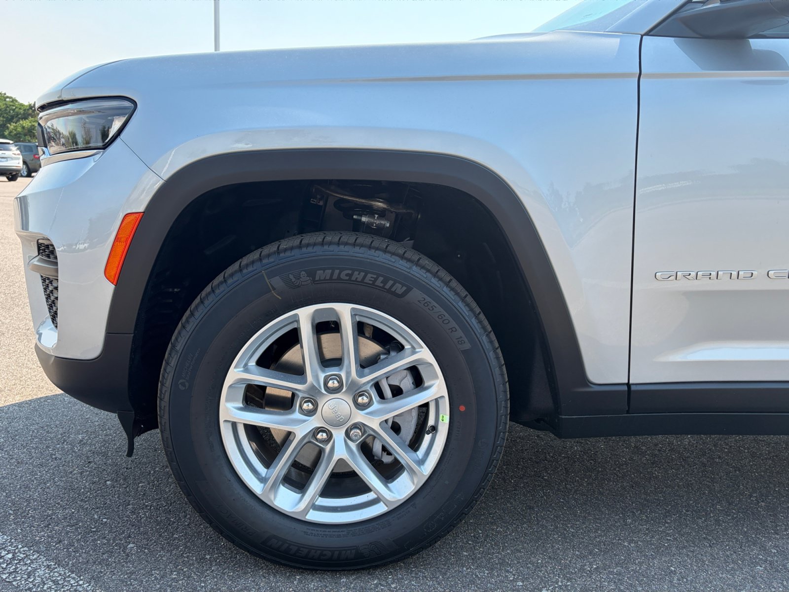 New 2026 Jeep Grand Cherokee Laredo AWD/4WD image 11