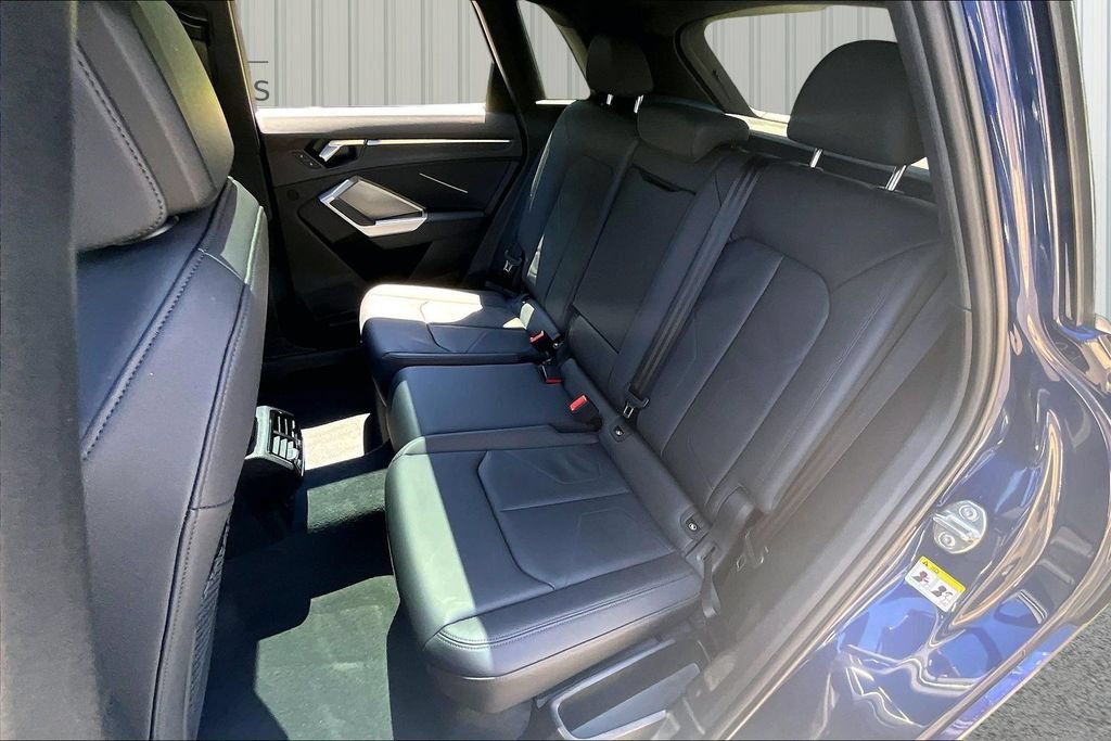 Used 2025 Audi Q3 2.0T Premium w/ Convenience Package AWD/4WD image 22