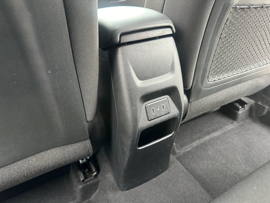 Used 2025 Hyundai Venue SEL FWD image 27