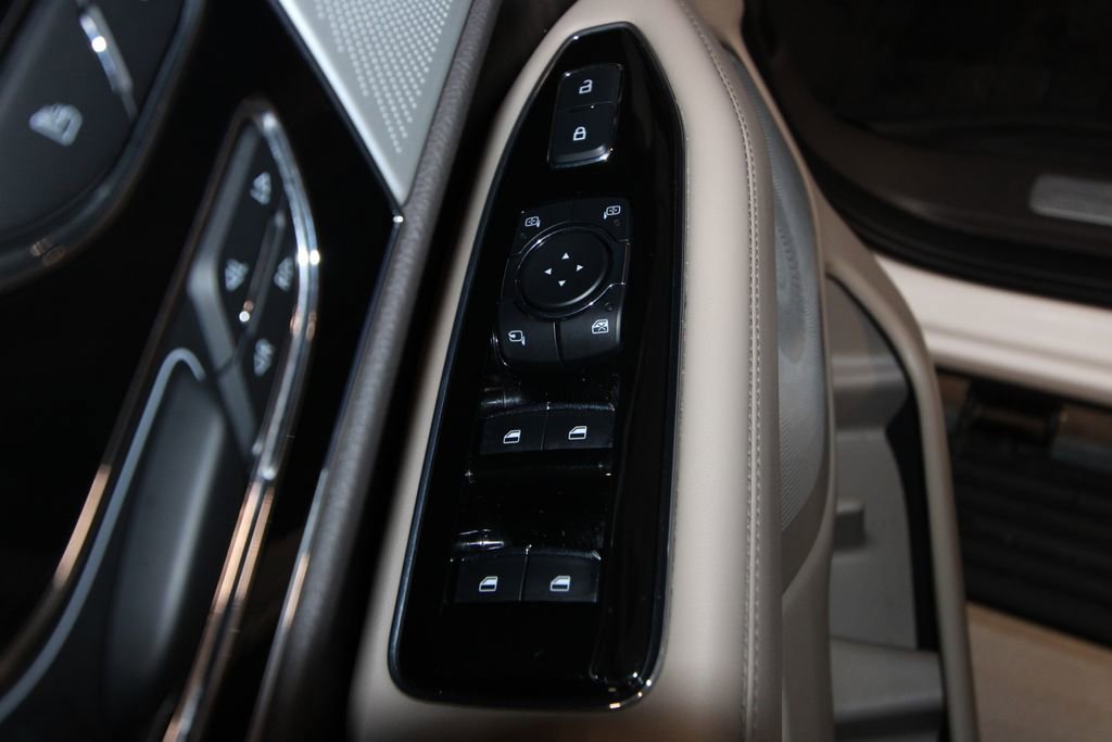 Used 2024 Lincoln Navigator L Reserve image 6