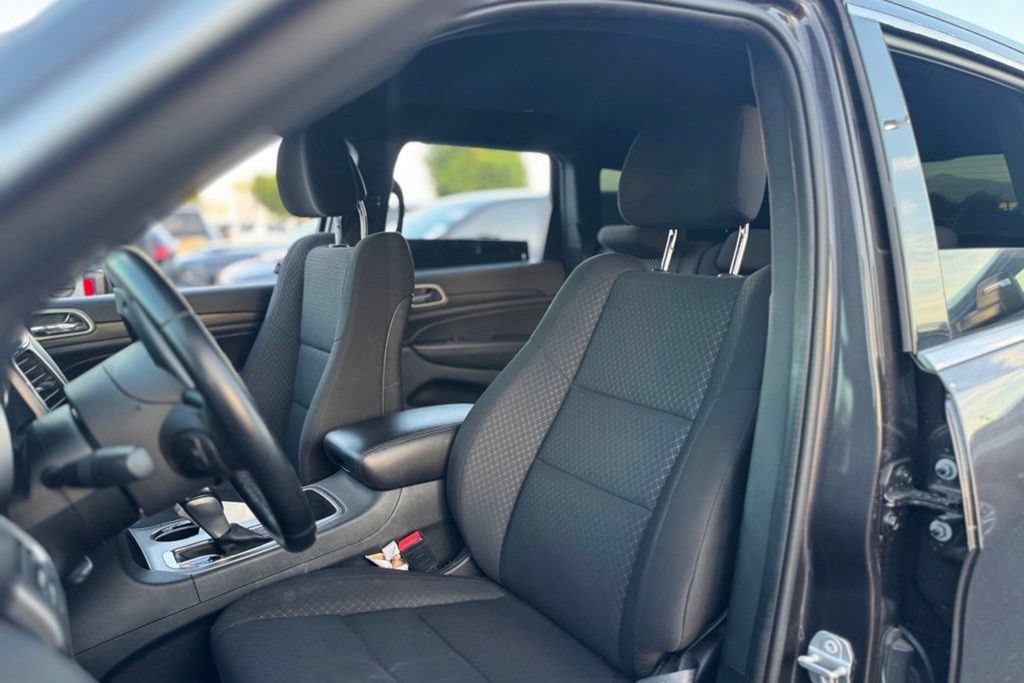 Used 2021 Jeep Grand Cherokee Laredo RWD image 11