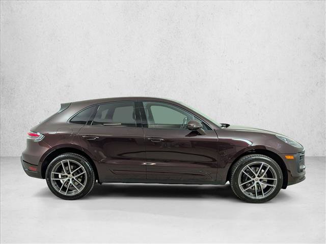 Certified 2025 Porsche Macan AWD/4WD image 8