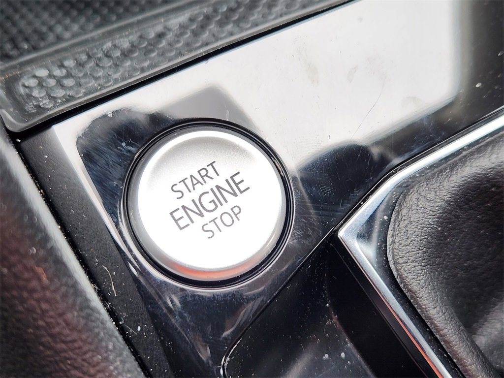 New 2024 Volkswagen Taos SE image 16