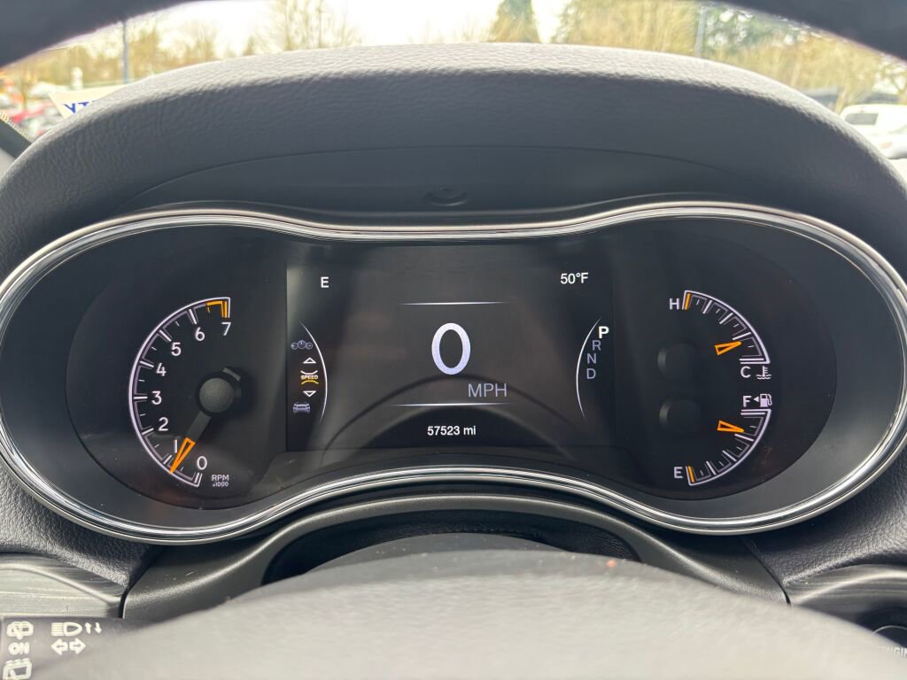 Used 2020 Jeep Grand Cherokee Altitude image 23