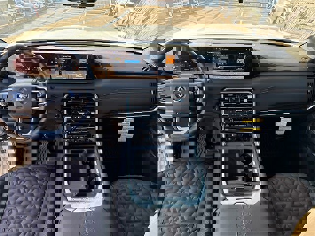 New 2026 Nissan Armada Platinum image 14