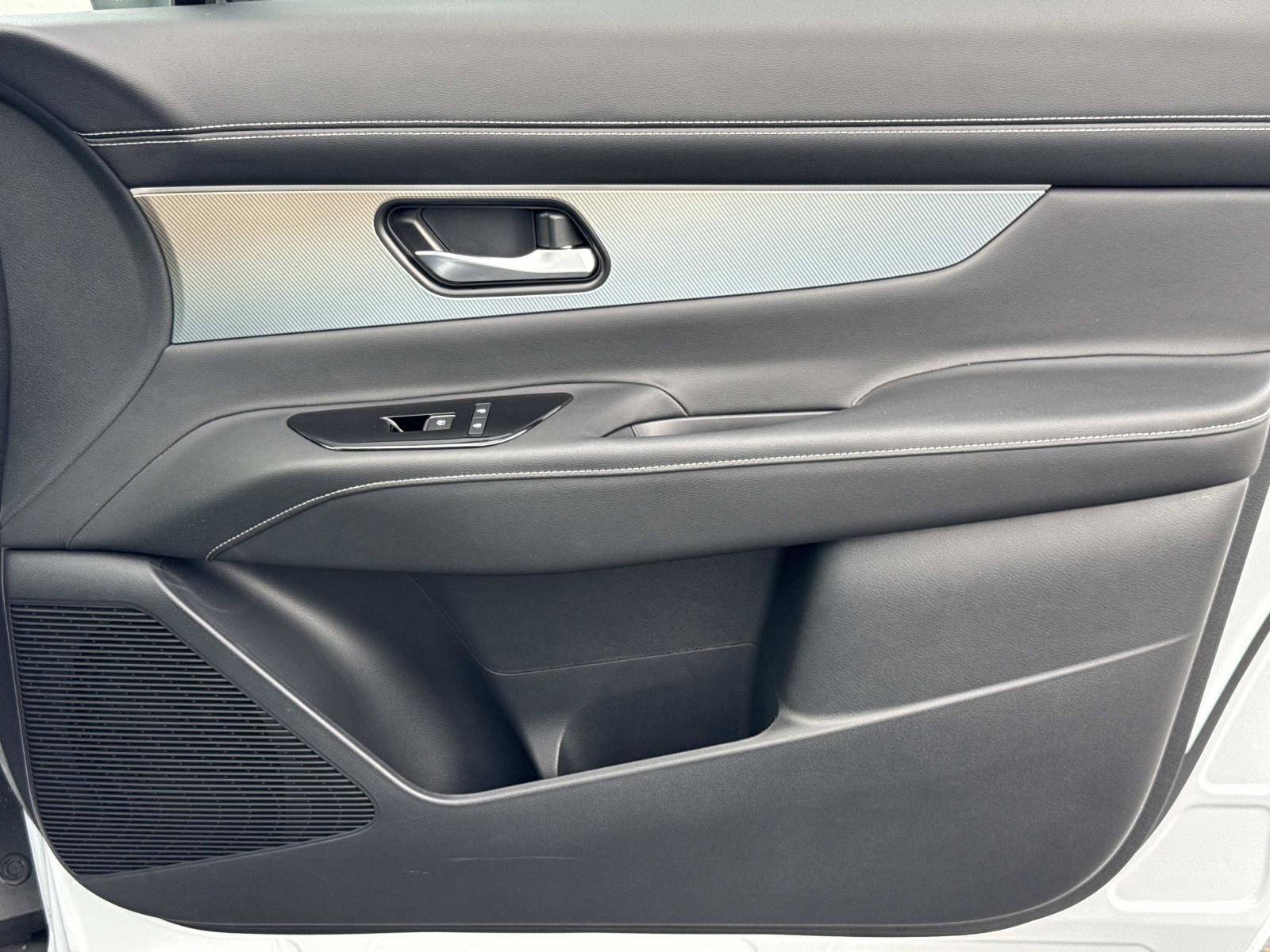 Used 2025 Nissan Murano SL image 18