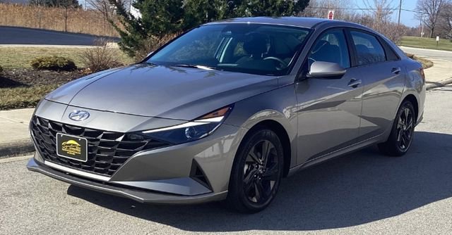 Used 2022 Hyundai Elantra SEL w/ Preferred Accessory Package image 12