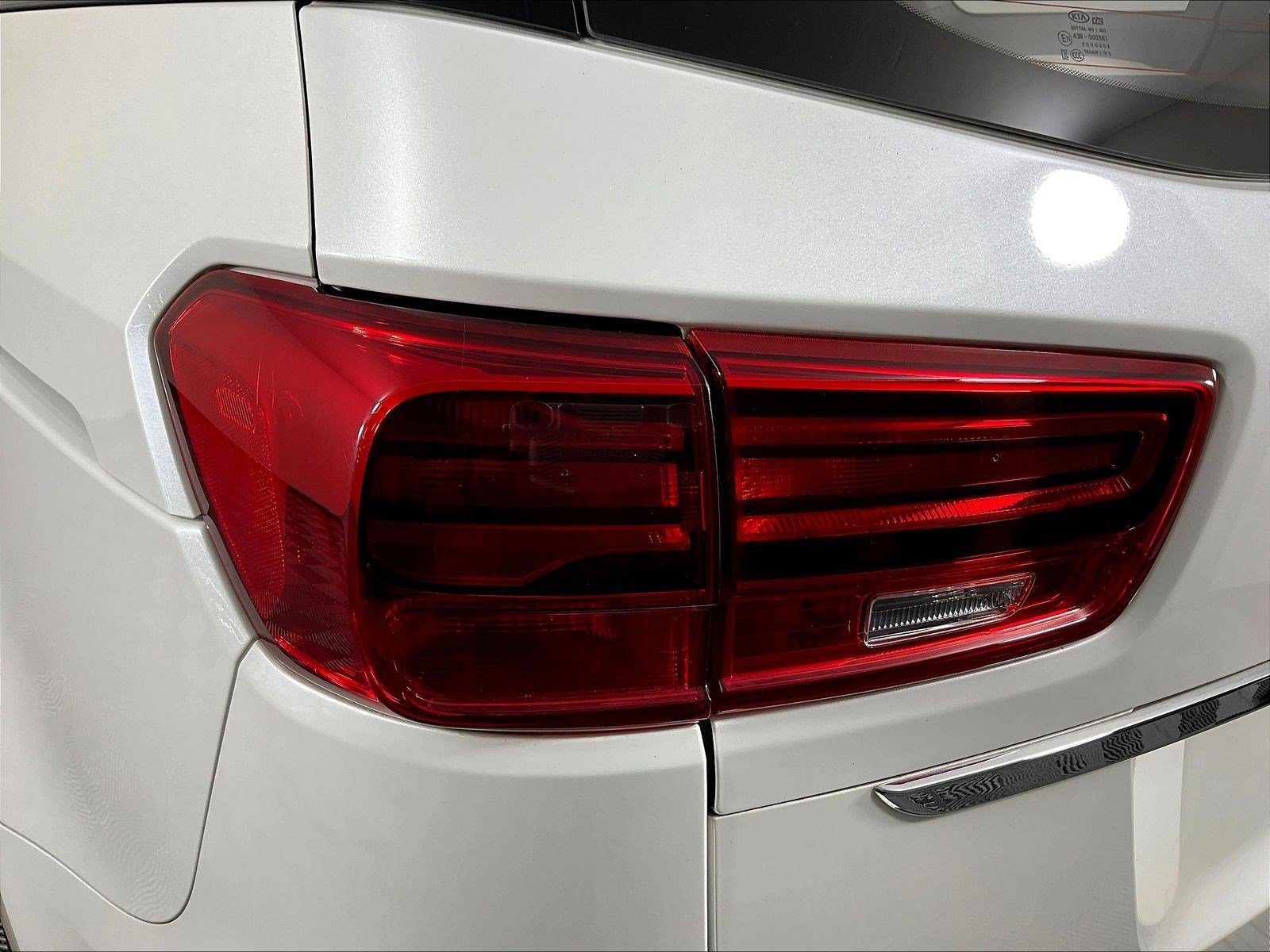Used 2020 Kia Sedona L FWD image 23