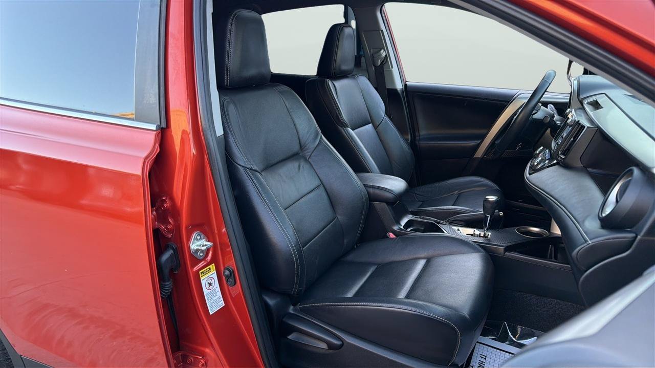 Used 2015 Toyota RAV4 Limited w/ Technology Package AWD/4WD image 14